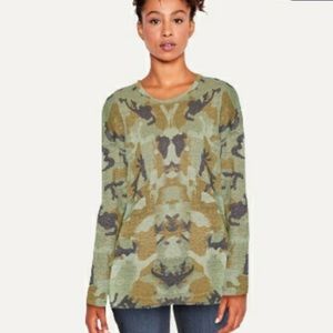 Sanctuary Carlee Sanctuary Green Camo Print 100% Linen Long Sleeve T-Shirt Women